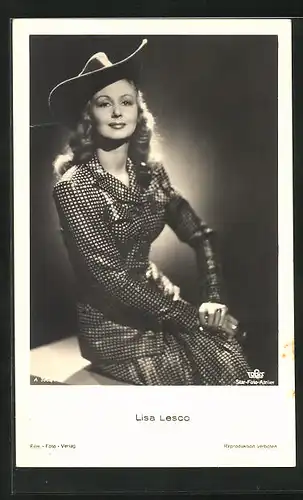 AK Schauspielerin Lisa Lesco im Kostüm einer Filmrolle
