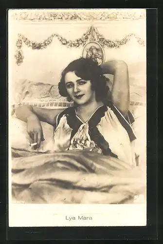 AK Schauspielerin Lya Mara im Kostüm einer Filmrolle