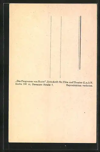 AK Schauspieler Victor de Kova im Anzug zur Seite lächelnd