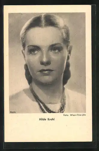 AK Schauspielerin Hilde Krahl mit toller Halskette und ernsten Blick