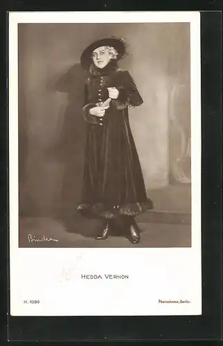 AK Schauspielerin Hedda Vernon im Kostüm einer Bühnenrolle