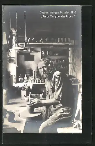 AK Oberammergau, Passionsspiele 1910, Anton Lang bei der Arbeit
