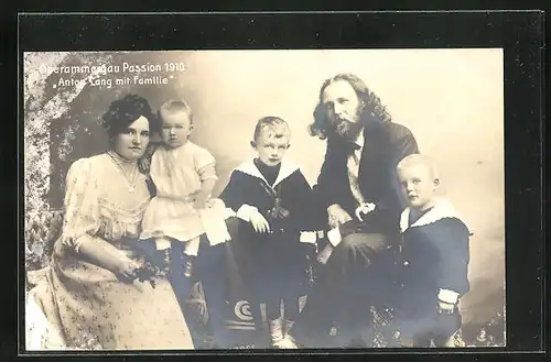AK Oberammergau, Passionsspiele 1910, Anton Lang mit Familie