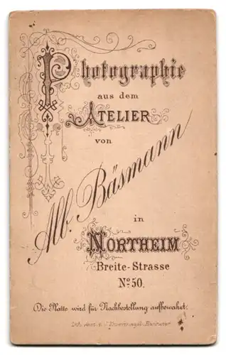 Fotografie A. Bäsmann, Northeim, Breite-Strasse 50, Junge hübsche Frau mit Perlenkette