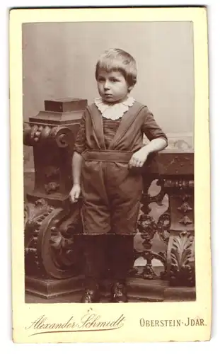 Fotografie Alexander Schmidt, Idar-Oberstein, Kleiner Junge in hübscher Kleidung