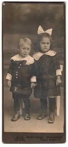 Fotografie Atelier Spiegel, Braunschweig, Damm 7-8, Kinderpaar in hübscher Kleidung