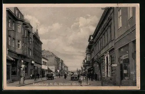 AK Lundenburg N. D., Strassenverkehr in der Hermann-Göring-Strasse