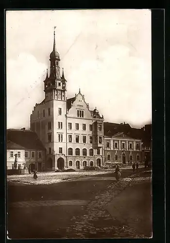 AK Hustopece u Brna, Radnice