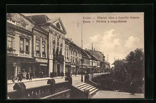 AK Kassa, Fö-utca a megyeházzal