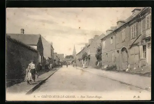 AK Crevecoeur-le-Grand, Rue Victor Hugo