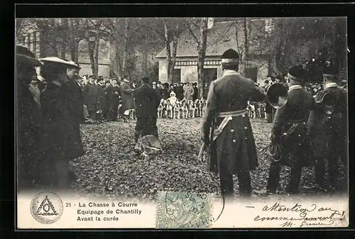 AK Chantilly, La Chasse à Courre Equipage, Avant la curée