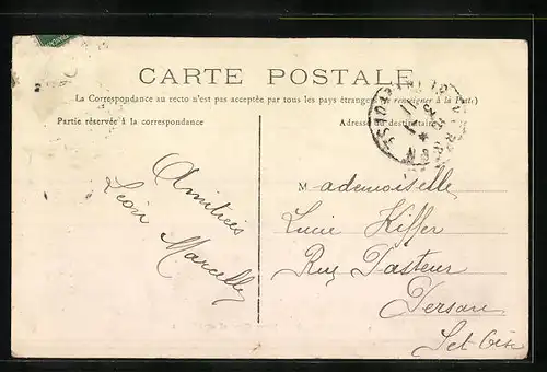 AK Mouy, Place Cantrel et l`Eglise