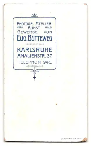 Fotografie Eugen Butteweg, Karlsruhe, Amalienstrasse 37, Junger Mann mit langem Hals