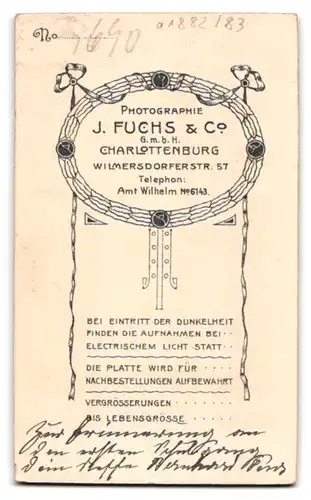 Fotografie J. Fuchs, Berlin-Charlottenburg, Wilmersdorferstrasse 57, Bub im Matrosenanzug mit Schulranzen