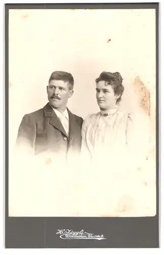 Fotografie H. Jäggli, Winterthur, Wardstrasse 2, junges Ehepaar, schick angezogen