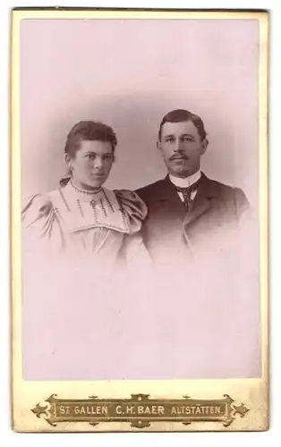 Fotografie C. H. Baer, Altstätten /St. Gallen, Junges Paar in modischer Kleidung