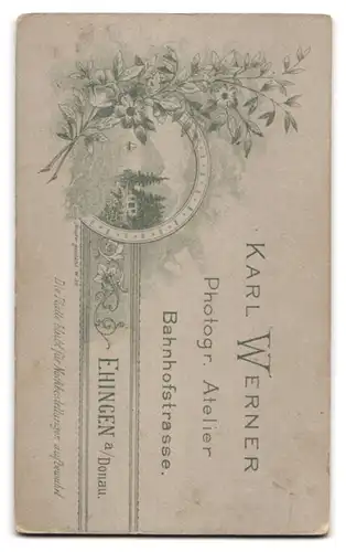 Fotografie Karl Werner, Ehingen, Bahnhofstrasse, Junge Dame in ihrer Sonntagskleidung