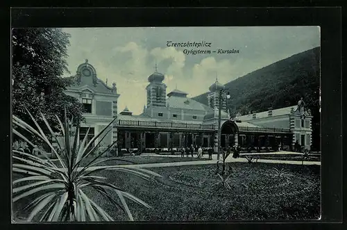 AK Trencsénteplicz, Grünanlagen vor dem Kursalon