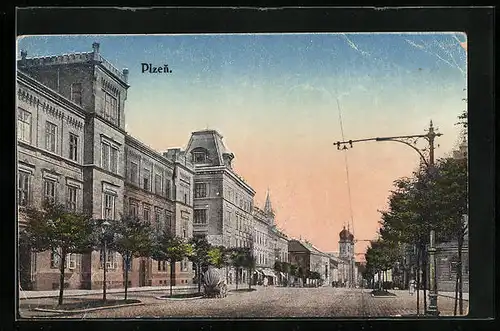 AK Plzen, Strassenpartie mit Synagoge