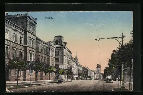 AK Plzen, Strassenpartie mit Synagoge