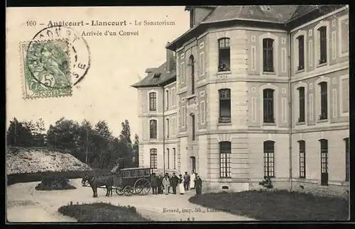 AK Angicourt, Le Sanatorium, Arrivée d`un Convoi