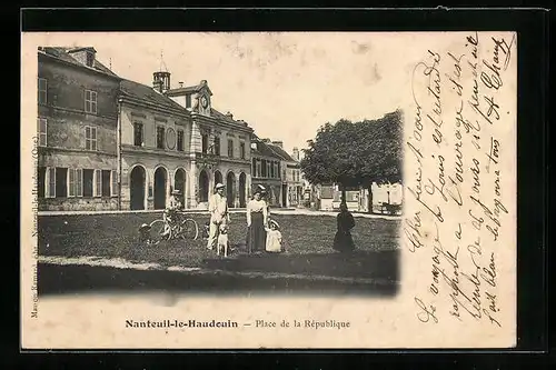 AK Nanteuil-le-Haudouin, Place de la Republique