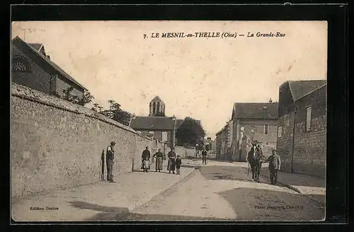 AK Le Mesnil-en-Thelle, La Grande Rue