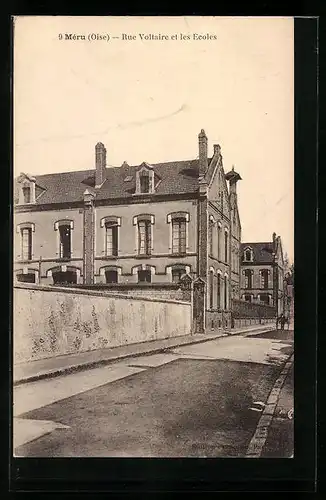 AK Méru, Rue Voltaire et les Ecoles