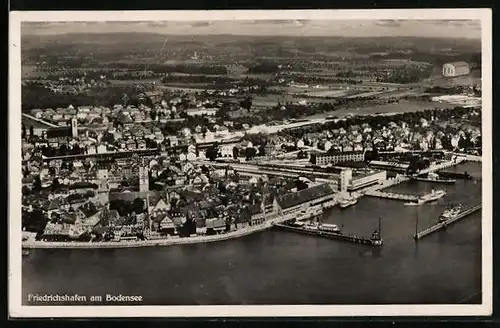 AK Friedrichshafen /Bodensee, Fliegeraufnahme der Stadt