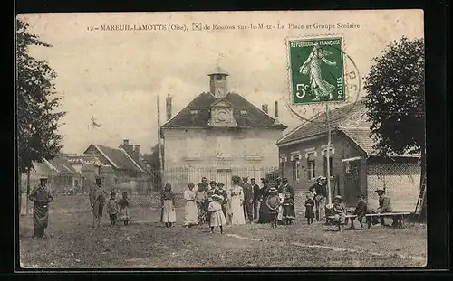 AK Mareuil-Lamotte, La Place et Groupe Scolaire