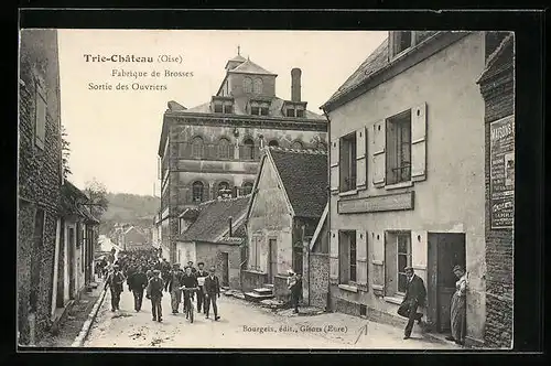 AK Trie-Château, Fabrique de Brosses, Sortie des Ouvriers