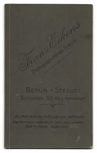 Fotografie Franz Erkens, Berlin-Steglitz, Schlossstrasse 85, Blonde Geschwister in weisser Kleidung