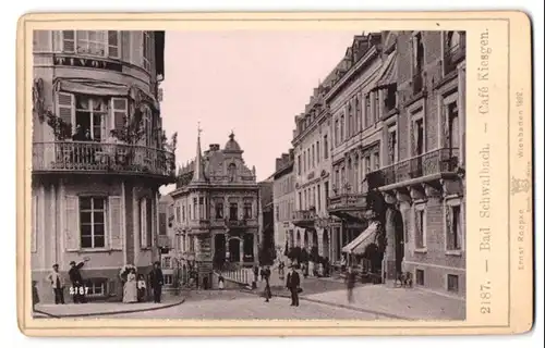 Fotografie Ernst Roepke, Wiesbaden, Ansicht Bad Schwalbach, Strassenpartie mit Cafe Kiesgen