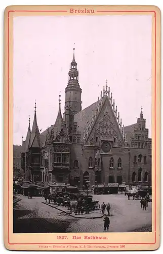 Fotografie Römmler & Jonas, Dresden, Ansicht Breslau, wartende Kutschen vor dem Rathaus