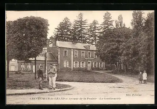 AK Crevecoeur-le-Grand, Avenue de la Prairie, La Gendarmerie