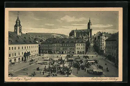 AK Annaberg i. Erzgeb., Marktplatz mit Pöhlberg