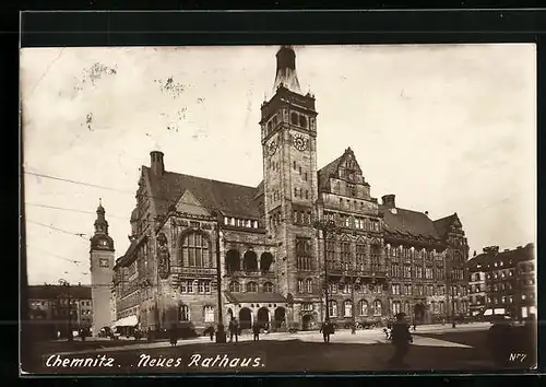 AK Chemnitz, Passanten vor dem neuen Rathaus