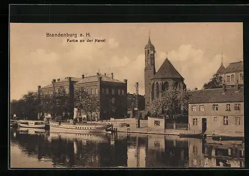 AK Brandenburg a. d. Havel, Flusspartie mit Dampfern