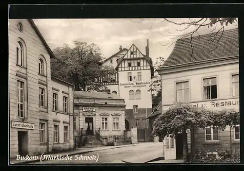 AK Buckow /Märk. Schweiz, Zentralschule mit Hotel u. Sanatorium Waldfrieden