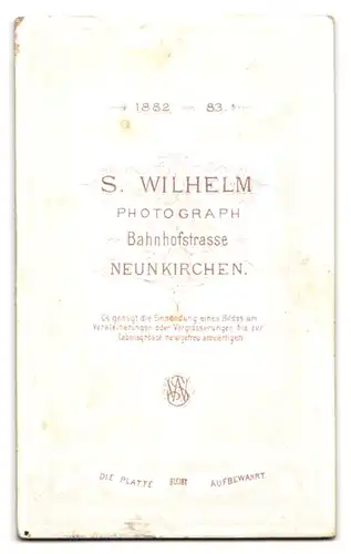 Fotografie S. Wilhelm, Neunkirchen, Bahnhofstr., Portrait junger Mann mit Krawatte im Jackett