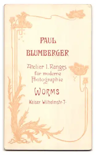 Fotografie Paul Blumberger, Worms, Kaiser-Wilhelm-Str. 7, Portrait süsses Baby in weisser Kleidung