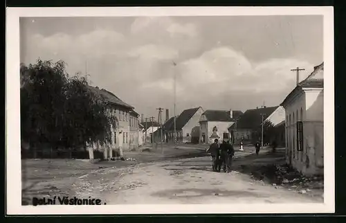 AK Dolni Vestonice, Strassenansicht