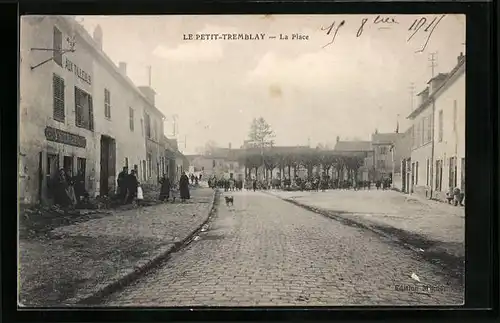 AK Le Petit-Tremblay, la Place