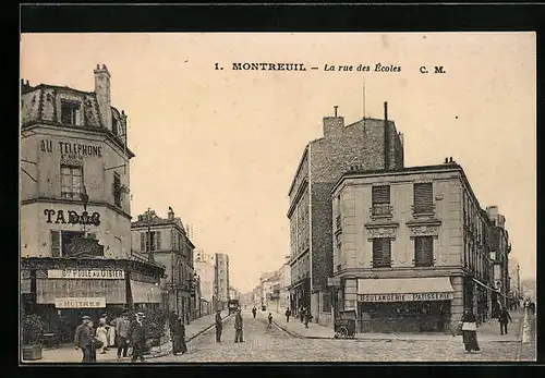 AK Montreuil, la rue des Écoles