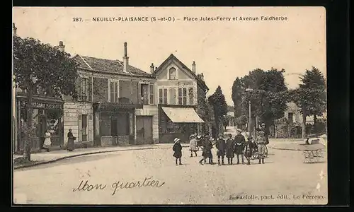 AK Neuilly-Plaisance, Place Jules-Ferry et Avenue Faidherbe