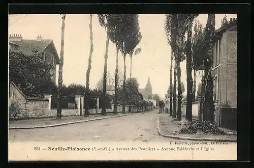 AK Neuilly-Plaisance, Avenue des Peupliers, Avenue Faidherbe et l'Église