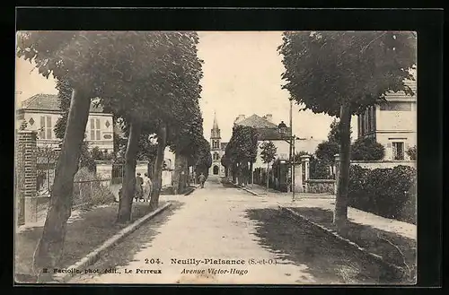 AK Neuilly-Plaisance, Avenue Victor-Hugo