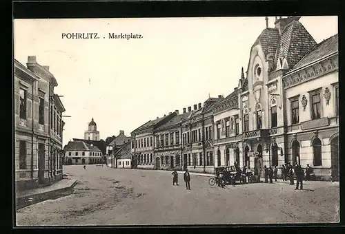 AK Pohrlitz, Marktplatz mit Passanten