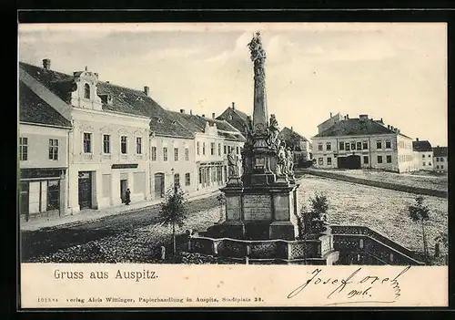 AK Auspitz, Stadtplatz mit Denkmal