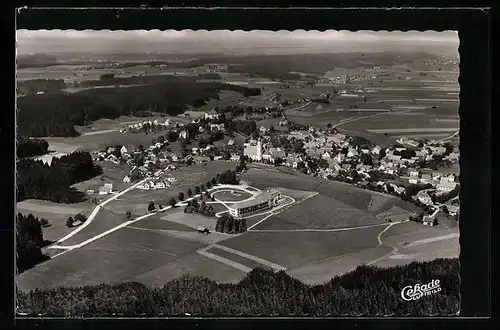 AK Grönenbach / Allgäu, Gesamtansicht, Luftbild